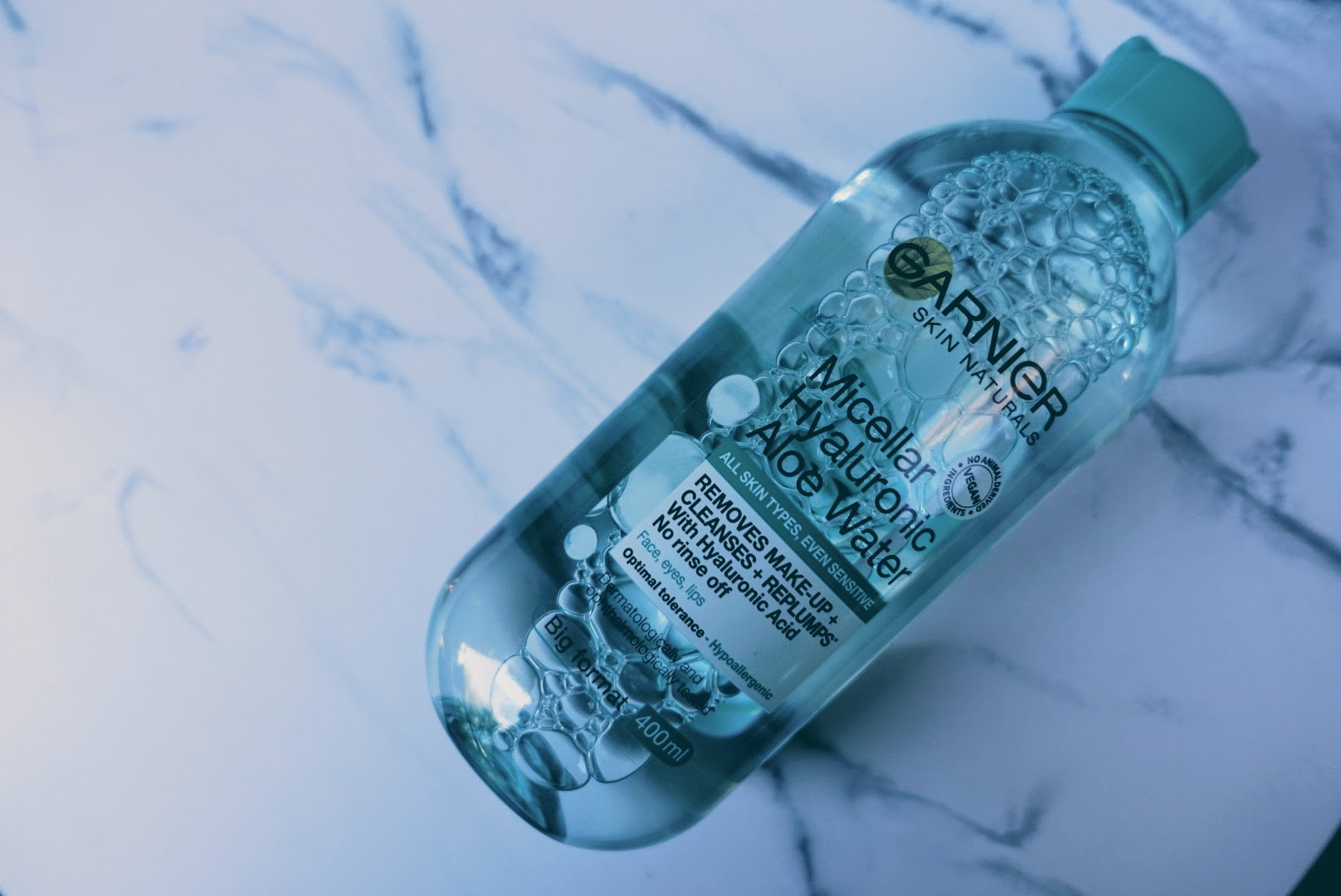 Recenze:  Micelární voda Garnier Hyaluronic Aloe &  znovupoužitelné odličovací tampóny Garnier 💧