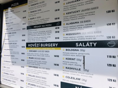 Menu najdete i přímo na food trucku