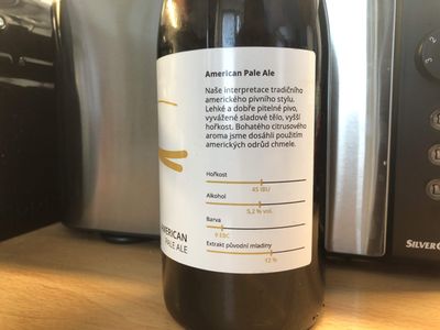 American Pale Ale od létajícího pivovaru Pivečka - Recenze